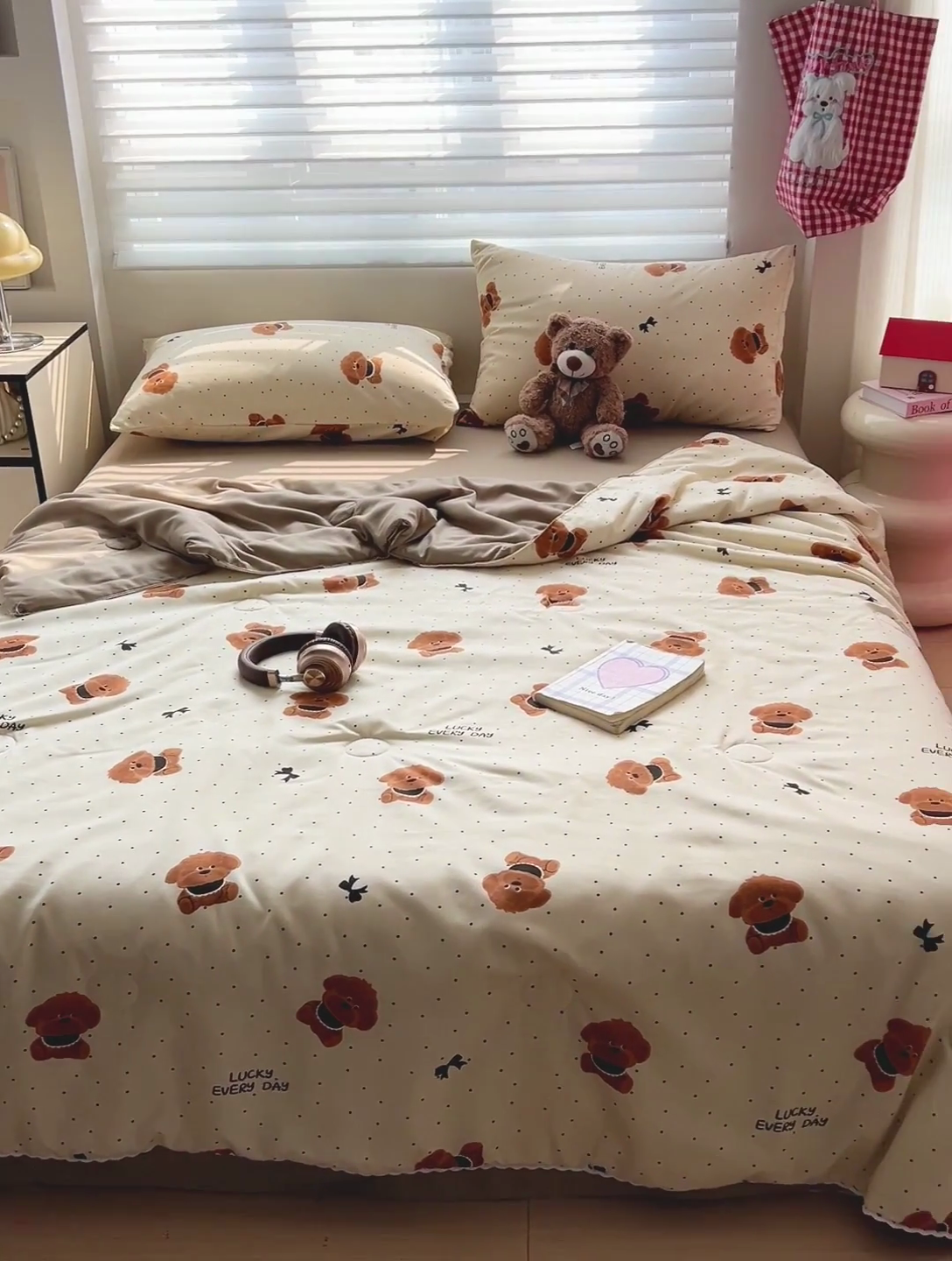 91家纺网 家纺一手货源 找家纺 妖妖家纺 2025新款超柔双层纱糯糯针织棉夏凉被四件套 呆萌泰迪