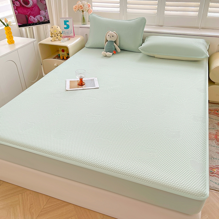 91家纺网 家纺一手货源 找家纺 迪乐妮 2025新款小冰熊凉豆豆席床笠 清新绿-小冰熊凉豆豆床笠