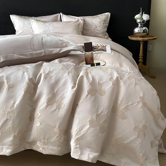 91家纺网 家纺一手货源 找家纺 优悦生活馆 2025新款冰丝浮雕绣花四件套 暮光之城-香槟