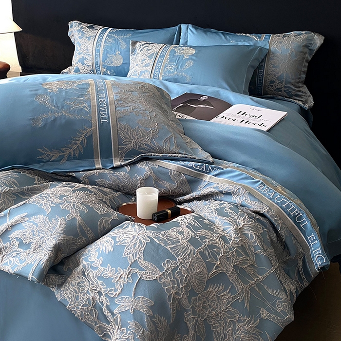 91家纺网 家纺一手货源 找家纺 优悦生活馆 2025新款冰丝浮雕绣花四件套 迷雾花园-蓝