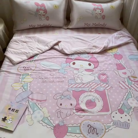 91家纺网 家纺一手货源 找家纺 博雅 2025新款 三丽鸥凉感丝夏被冰丝凉席组合四件套 魔法美乐蒂