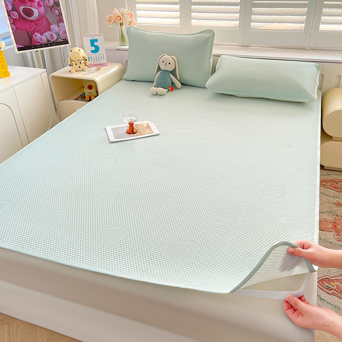 91家纺网 家纺一手货源 找家纺 迪乐妮 2025新款小冰熊凉豆豆席床笠 清新绿-小冰熊凉豆豆席