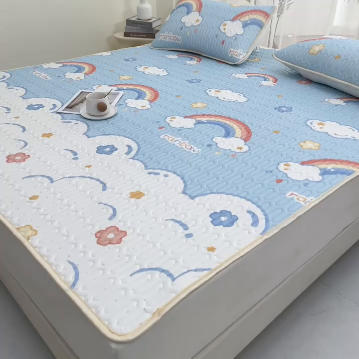 91家纺网 家纺一手货源 找家纺 美丽折2025新品6mm厚天然乳胶凉席三件套 大版印花卡通乳胶凉席平铺款 彩虹之恋