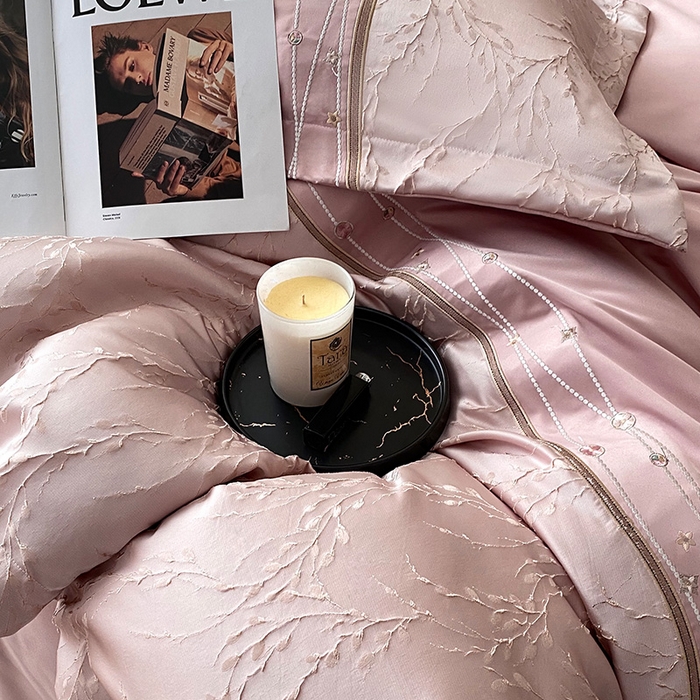 91家纺网 家纺一手货源 找家纺 优悦生活馆 2025新款冰丝浮雕绣花四件套 浪漫星河-豆沙