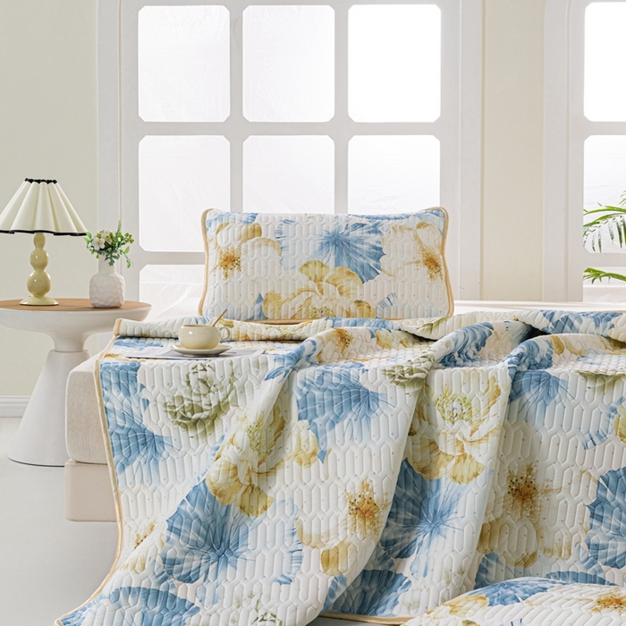 91家纺网 家纺一手货源 找家纺 美丽折2025新品6mm厚天然乳胶凉席三件套 大版印花卡通乳胶凉席平铺款 繁花