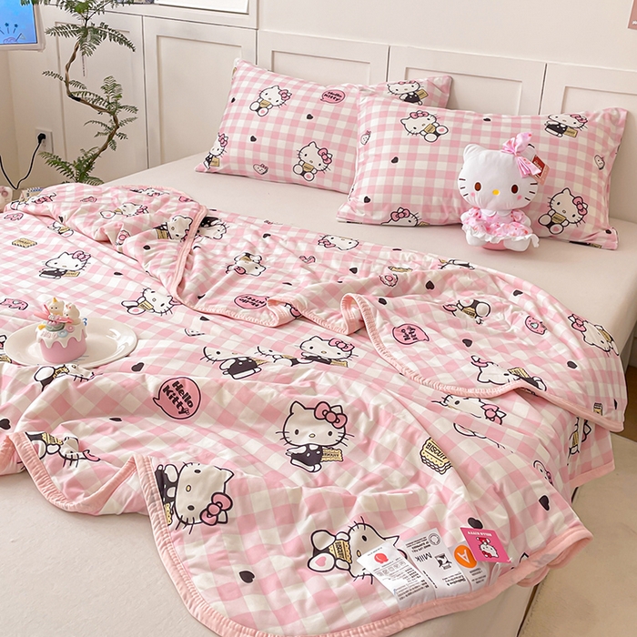 91家纺网 家纺一手货源 找家纺 桃子家居 2025新款A类三丽鸥正版授权高品质牛奶丝软糯针织棉大豆夏被系列 针织棉三丽鸥-粉格爱心kitty