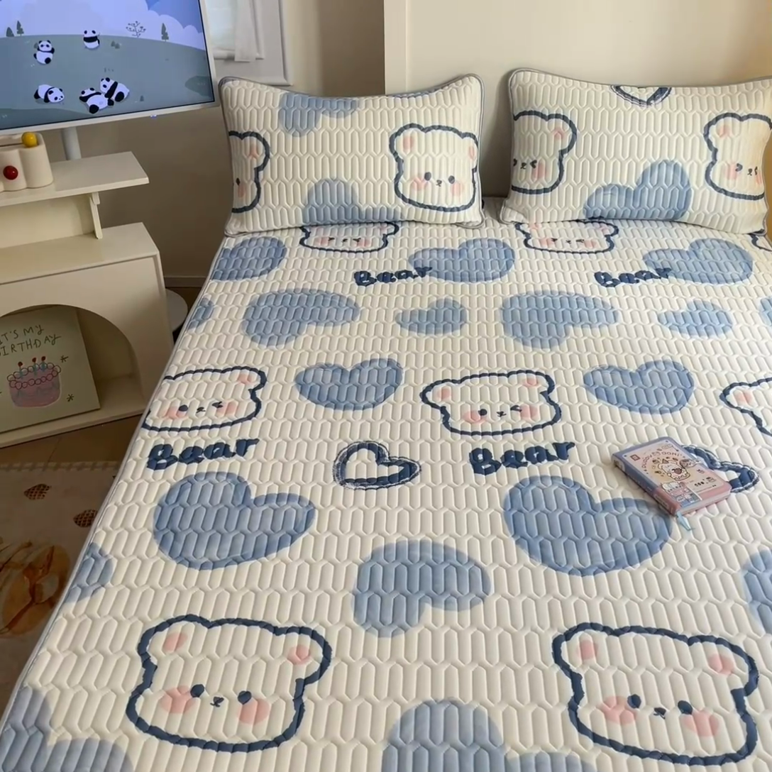 91家纺网 家纺一手货源 找家纺 柒月家居 2025新款小清新乳胶凉席 爱心小熊