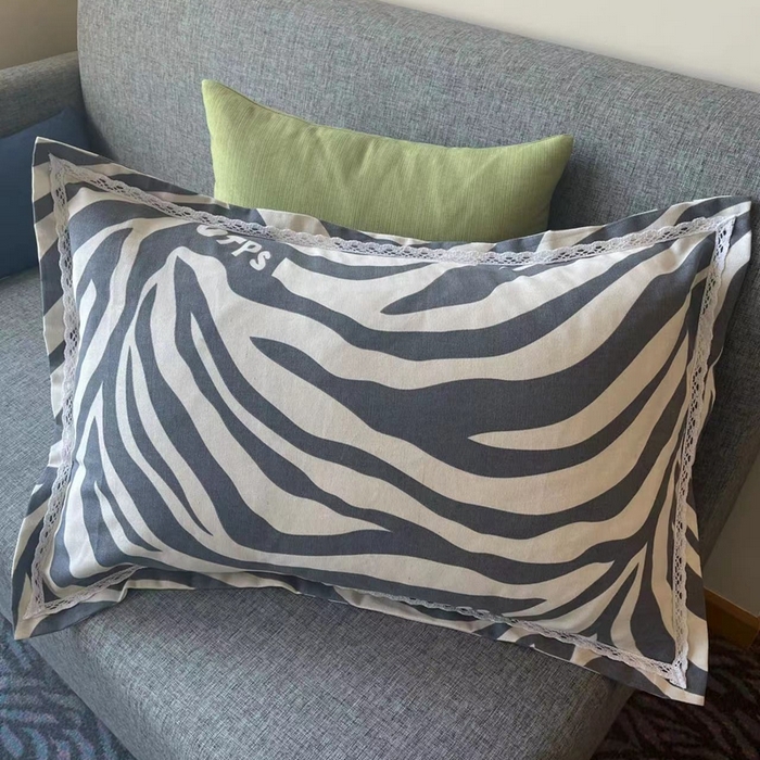 91家纺网 家纺一手货源 找家纺 仟网汇 2025全棉老粗布蕾丝花边三件套（无纺布手提包装） 斑马纹