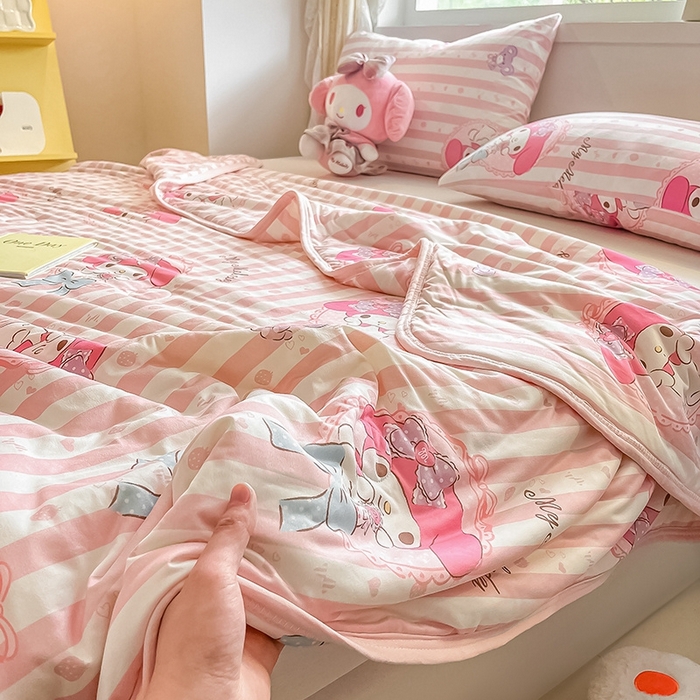 91家纺网 家纺一手货源 找家纺 金爱家2025新款A类三丽鸥正版授权高品质牛奶丝软糯针织棉大豆夏被系列详情 针织棉三丽鸥-粉粉美乐蒂