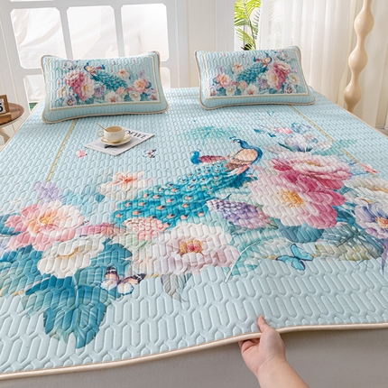 91家纺网 家纺一手货源 找家纺 （总）美丽折2025新品6mm厚天然乳胶凉席三件套 大版印花卡通乳胶凉席平铺款