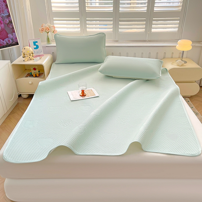 91家纺网 家纺一手货源 找家纺 迪乐妮 2025新款小冰熊凉豆豆席床笠 清新绿-小冰熊凉豆豆席