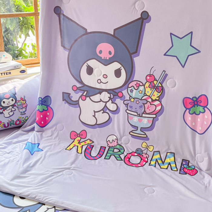 91家纺网 家纺一手货源 找家纺 博雅 2025新款 三丽鸥凉感丝夏被冰丝凉席组合四件套 开心库洛米