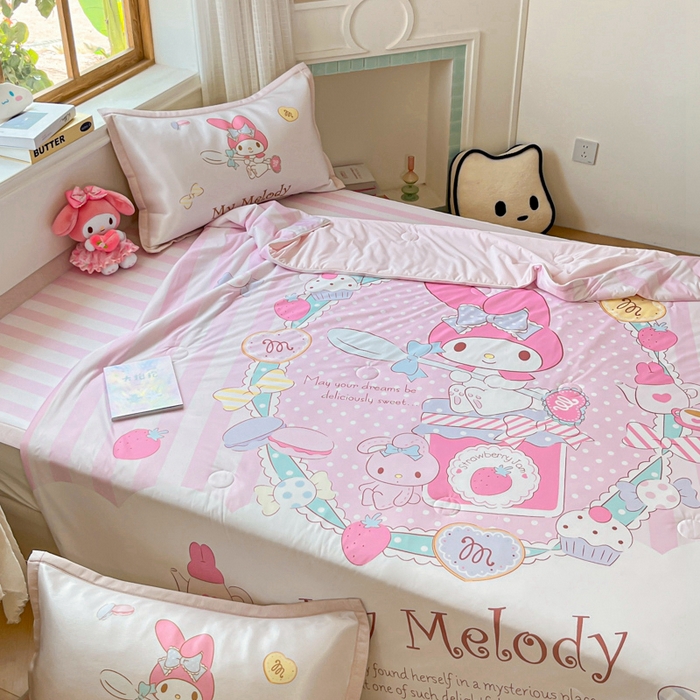 91家纺网 家纺一手货源 找家纺 博雅 2025新款 三丽鸥凉感丝夏被冰丝凉席组合四件套 魔法美乐蒂