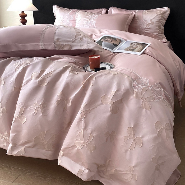 91家纺网 家纺一手货源 找家纺 优悦生活馆 2025新款冰丝浮雕绣花四件套 暮光之城-豆沙