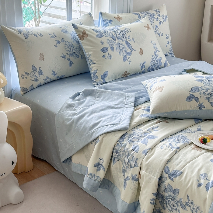 91家纺网 家纺一手货源 找家纺 瑜珠家纺 2025新款里外全棉棉花夏被 青花舞梦