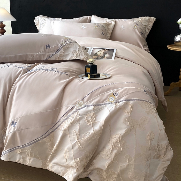 91家纺网 家纺一手货源 找家纺 优悦生活馆 2025新款冰丝浮雕绣花四件套 幽兰轻舞-香槟