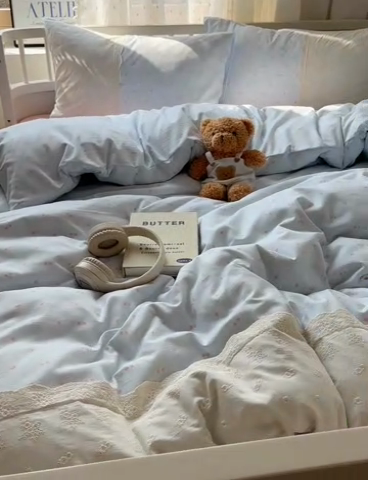 91家纺网 家纺一手货源 找家纺 顾里家纺 2025新款简约小资系列云感双层纱四件套 蓝粉樱桃