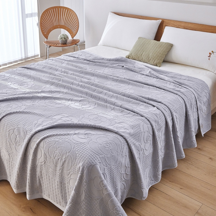 91家纺网 家纺一手货源 找家纺 爱港家纺 2025新款上海专版老式怀旧全棉A类纱布毛巾被 茶花-灰