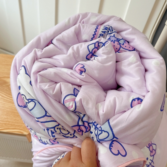 91家纺网 家纺一手货源 找家纺 兜米家居 2025夏季新品三丽鸥深睡双感针织凉感空调被夏被 糖果凯蒂猫