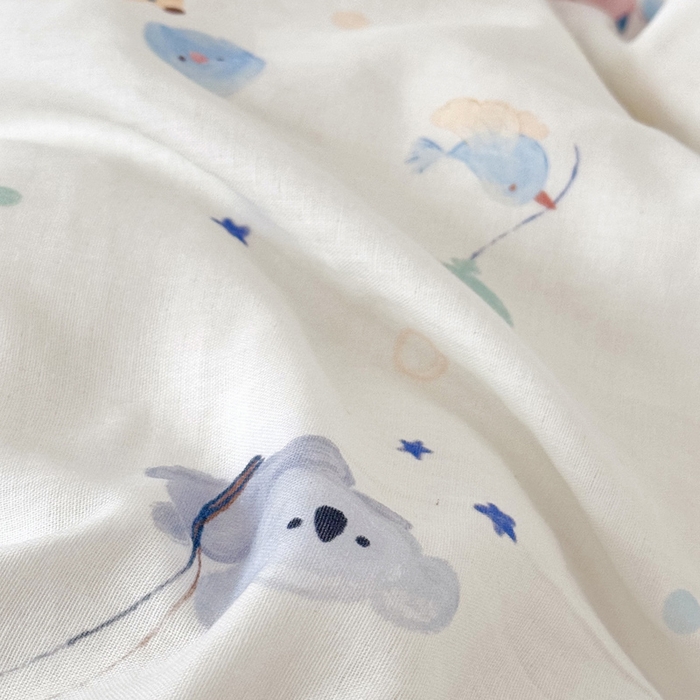 91家纺网 家纺一手货源 找家纺 2025新款全棉26℃有氧双层纱幼儿园多件套 飞行奇遇