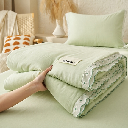 91家纺网 家纺一手货源 找家纺 2025新款水洗棉花边大豆夏被四件套夏被-雏菊 雏菊-薄荷绿