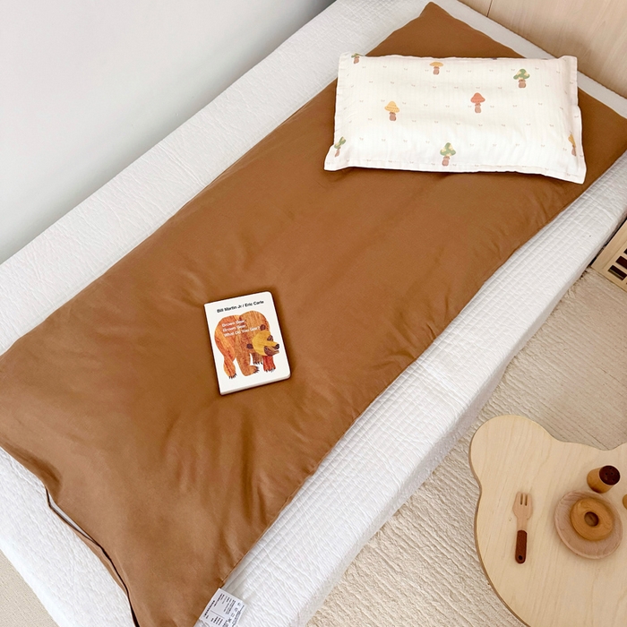 91家纺网 家纺一手货源 找家纺 2025新款全棉26℃有氧双层纱幼儿园多件套 花园小兔