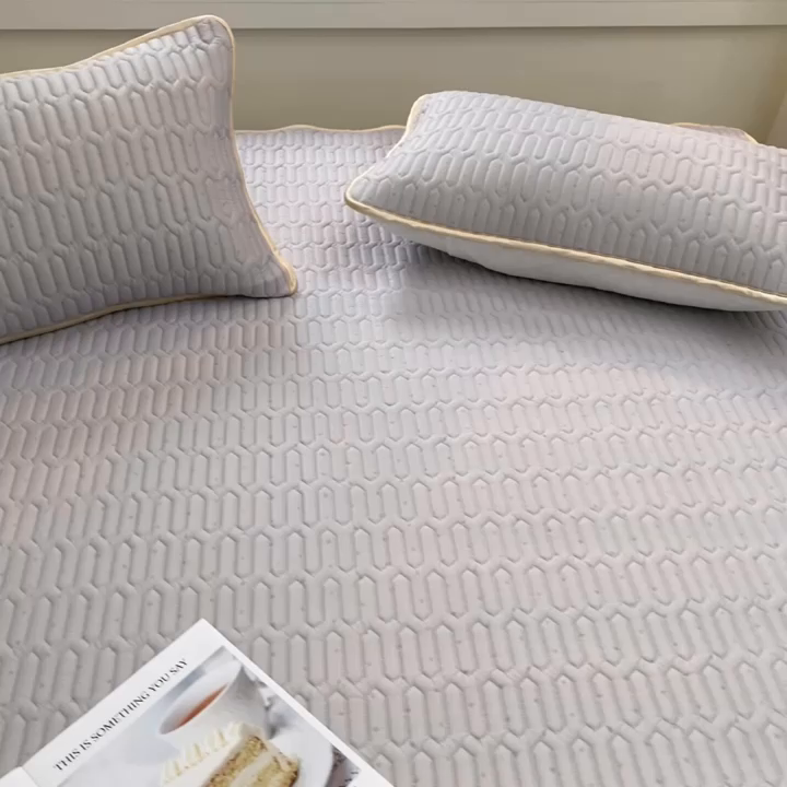 91家纺网 家纺一手货源 找家纺 美丽折2025新品6mm厚天然乳胶凉席三件套 大版印花卡通乳胶凉席平铺款 灰色