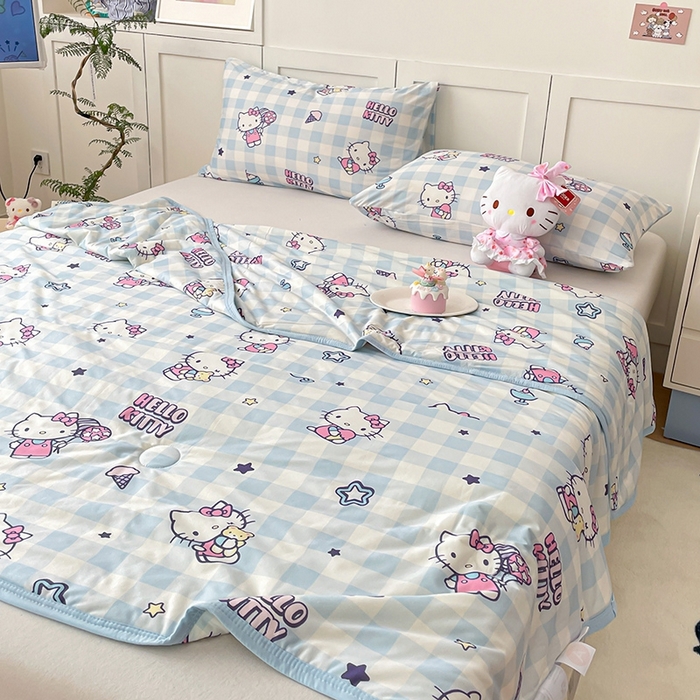 91家纺网 家纺一手货源 找家纺 金爱家2025新款A类三丽鸥正版授权高品质牛奶丝软糯针织棉大豆夏被系列详情 针织棉三丽鸥-蓝格kitty