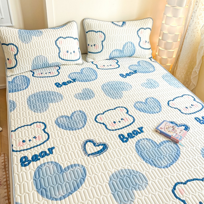 91家纺网 家纺一手货源 找家纺 柒月家居 2025新款小清新乳胶凉席 爱心小熊