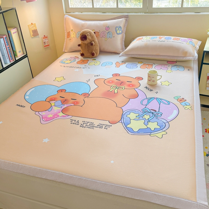 91家纺网 家纺一手货源 找家纺 博雅 2025新款独家版权A类大版数码印花1200D冰丝凉席 许愿瓶卡皮巴拉