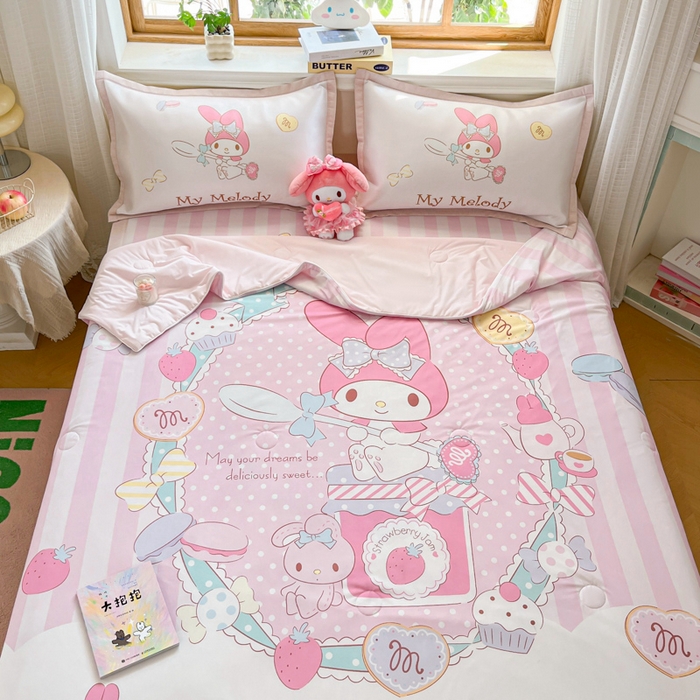 91家纺网 家纺一手货源 找家纺 博雅 2025新款 三丽鸥凉感丝夏被冰丝凉席组合四件套 魔法美乐蒂