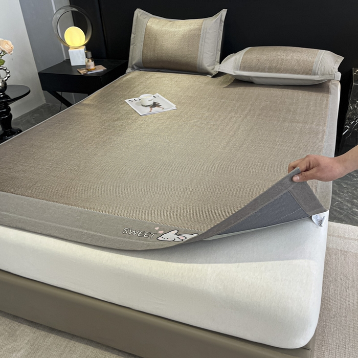 91家纺网 家纺一手货源 找家纺 莱米家纺 2025新款加厚凉感绣花冰藤席 可爱兔—香槟-凉席