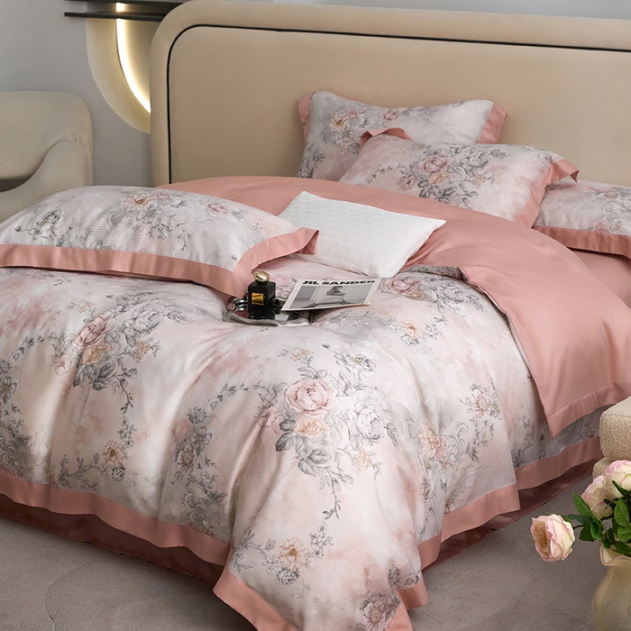 91家纺网 家纺一手货源 找家纺 薏思家纺 2025新款50支莱赛尔天丝数码印花夏被+四件套（礼盒包装） 淡雅年华