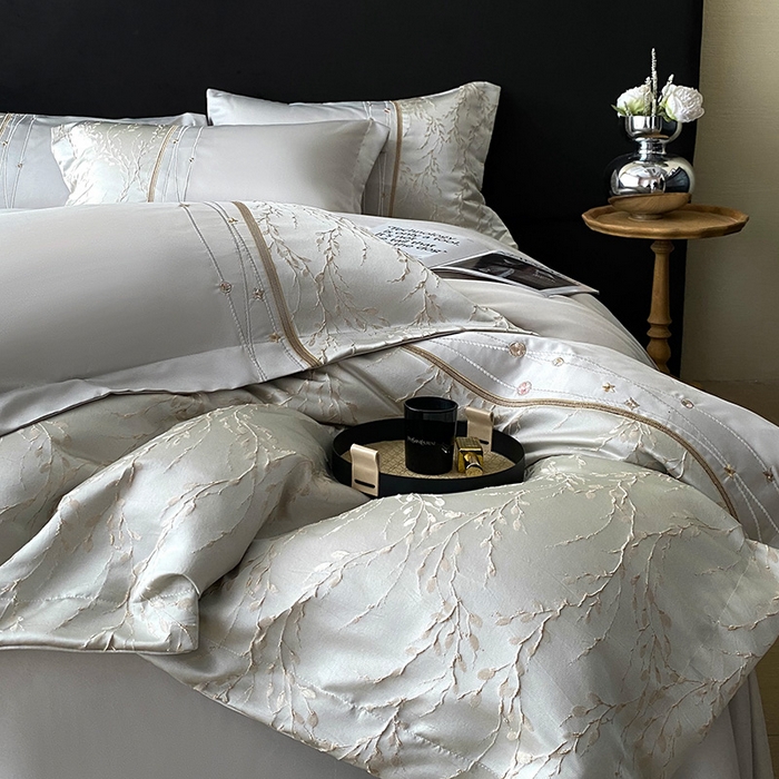 91家纺网 家纺一手货源 找家纺 优悦生活馆 2025新款冰丝浮雕绣花四件套 浪漫星河-灰绿