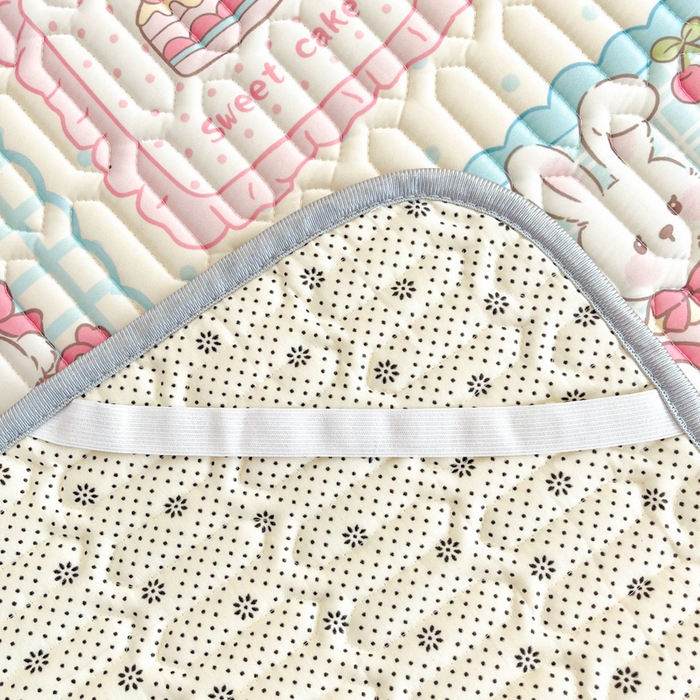 91家纺网 家纺一手货源 找家纺 柒月家居 2025新款小清新乳胶凉席 蛋糕兔兔