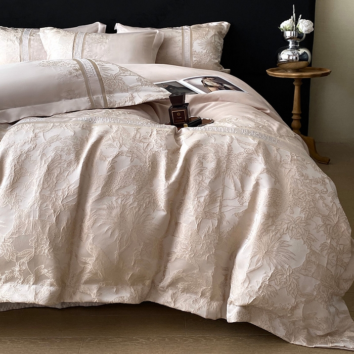 91家纺网 家纺一手货源 找家纺 优悦生活馆 2025新款冰丝浮雕绣花四件套 迷雾花园-香槟