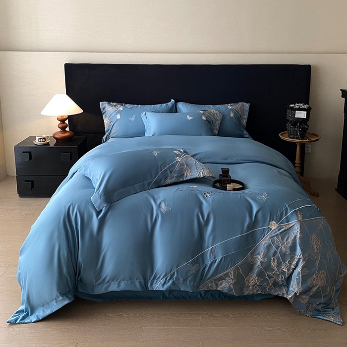 91家纺网 家纺一手货源 找家纺 优悦生活馆 2025新款冰丝浮雕绣花四件套 幽兰轻舞-蓝