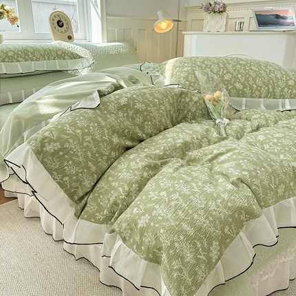 91家纺网 家纺一手货源 找家纺 金艾草2026新款针织棉印花花边床盖款四件套 映春