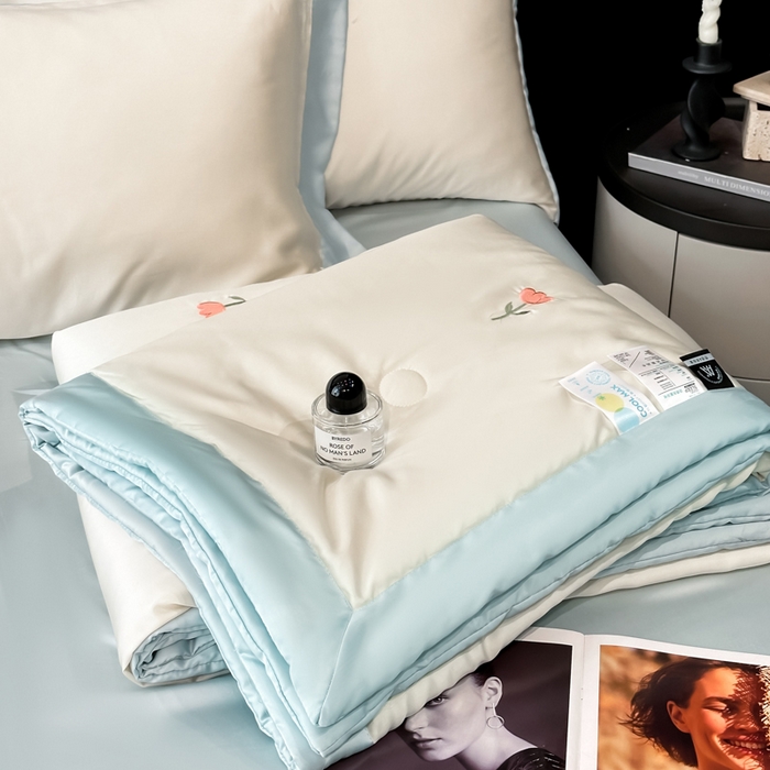 91家纺网 家纺一手货源 找家纺 满羽家纺 2025新款冰丝夏被四件套-满绣系列 郁金香-奶白兰