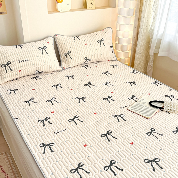 91家纺网 家纺一手货源 找家纺 柒月家居 2025新款小清新乳胶凉席 黑蝴蝶结