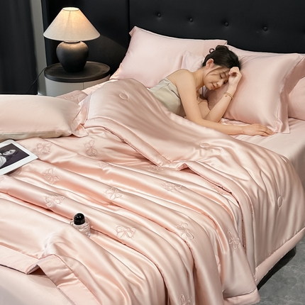 91家纺网 家纺一手货源 找家纺 （总）满羽家纺 2025新款冰丝夏被四件套-满绣系列