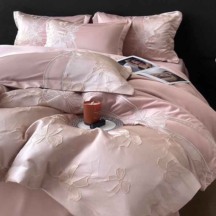 91家纺网 家纺一手货源 找家纺 优悦生活馆 2025新款冰丝浮雕绣花四件套 暮光之城-豆沙