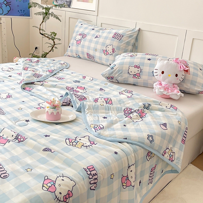 91家纺网 家纺一手货源 找家纺 金爱家2025新款A类三丽鸥正版授权高品质牛奶丝软糯针织棉大豆夏被系列详情 针织棉三丽鸥-蓝格kitty