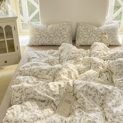 【提供买家秀】2025直播云感皱皱棉四件套水洗棉简约风小碎花被套床笠三件套-平铺图 馥芮白