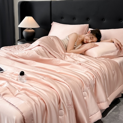 满羽家纺 2025新款冰丝夏被四件套-满绣系列 山茶花-桃粉