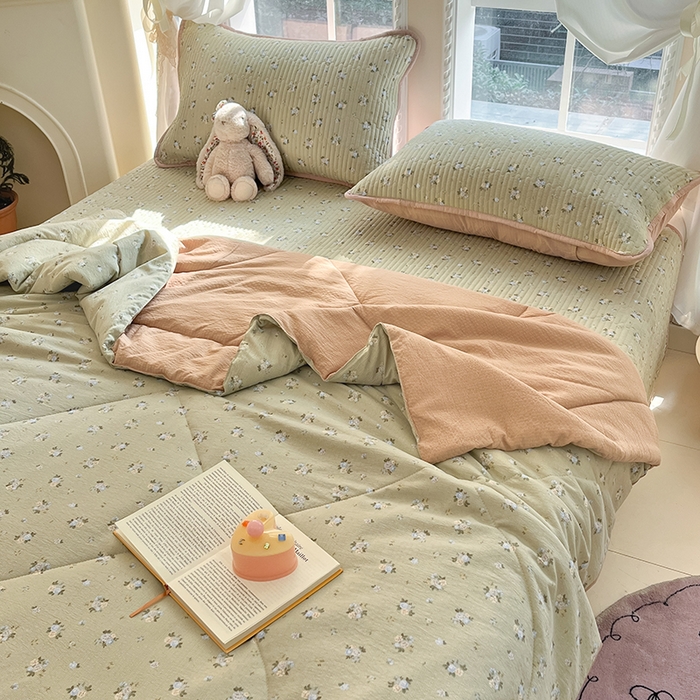 91家纺网 家纺一手货源 找家纺 贝扬思家纺 2025新款云感双层纱7A抗菌夏被四件套系列 茶野