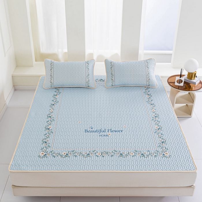 91家纺网 家纺一手货源 找家纺 美丽折2025新品6mm厚天然乳胶凉席三件套 大版印花卡通乳胶凉席平铺款 浪漫花海