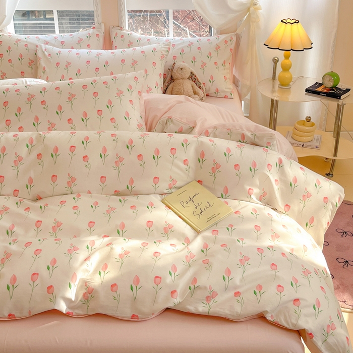 91家纺网 家纺一手货源 找家纺 仔仔熊 2025新款全棉印花四件套 粉色花花