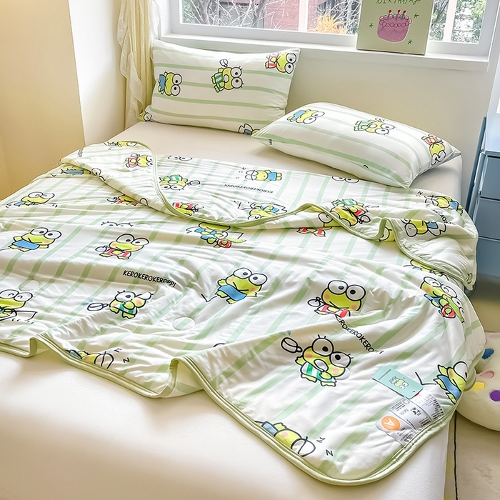 91家纺网 家纺一手货源 找家纺 金爱家2025新款A类三丽鸥正版授权高品质牛奶丝软糯针织棉大豆夏被系列详情 针织棉三丽鸥-夏日大眼蛙