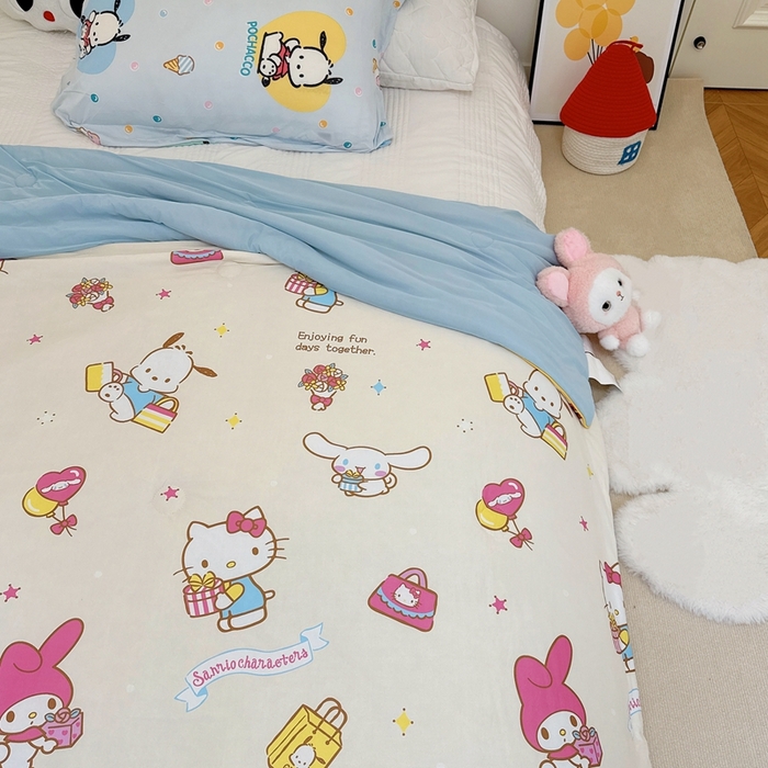 91家纺网 家纺一手货源 找家纺 兜米家居 2025夏季新品三丽鸥深睡双感针织凉感空调被夏被 快乐家族